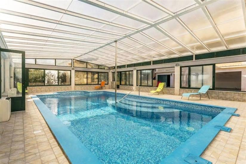 Villa Casa with indoor pool