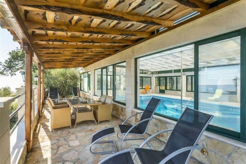 Villa Casa with indoor pool