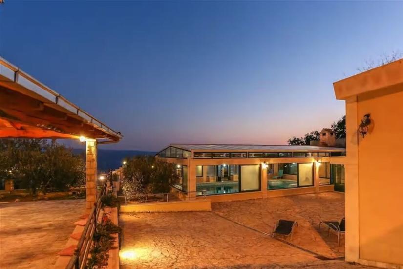 Villa Casa with indoor pool