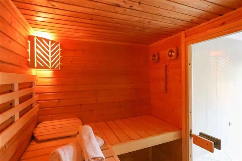 Villa Casa with indoor pool