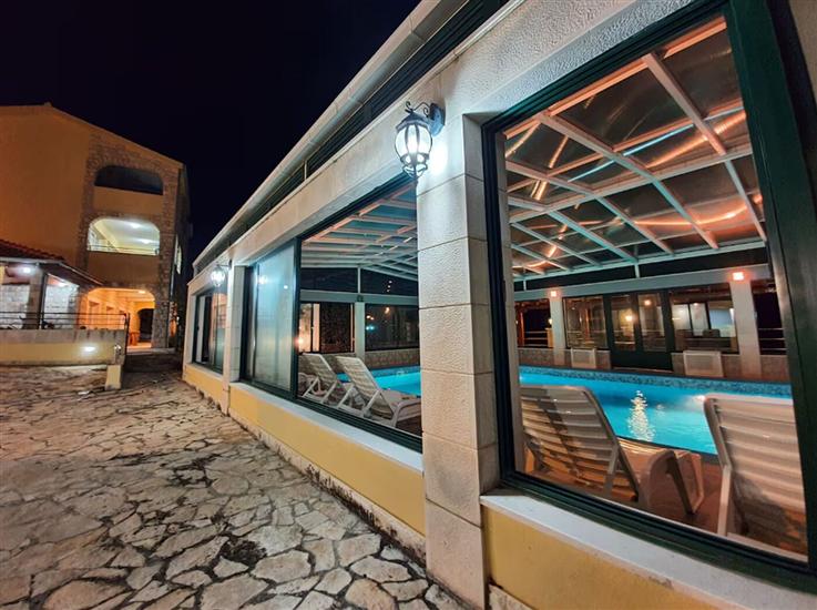 Villa Casa with indoor pool