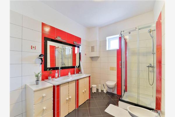 House K1, for 10 persons