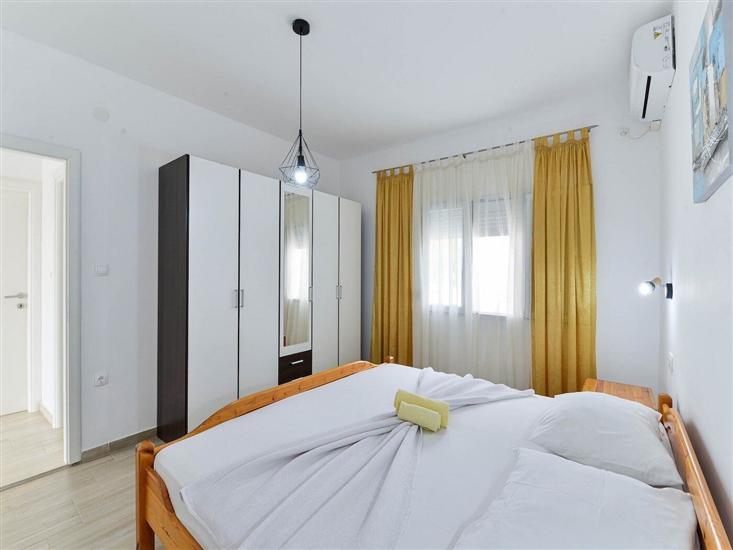 House K1, for 10 persons