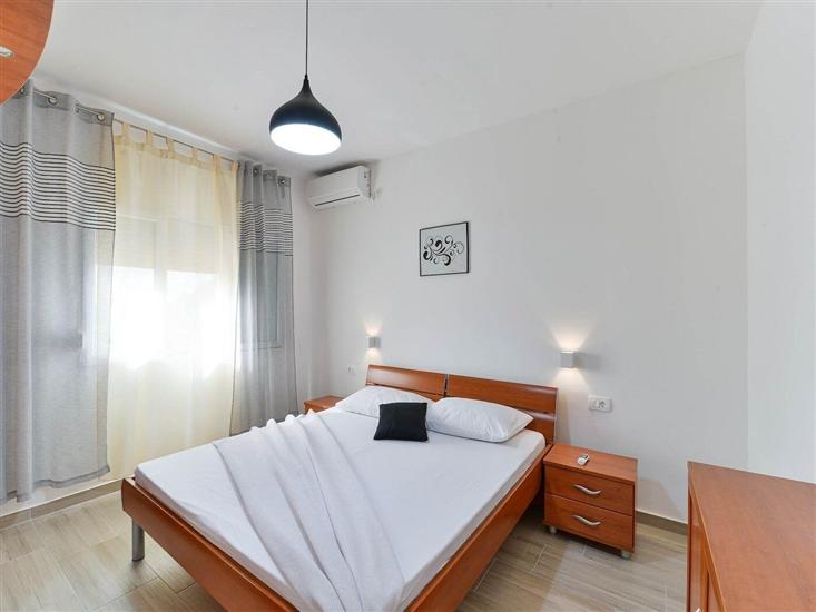 House K1, for 10 persons