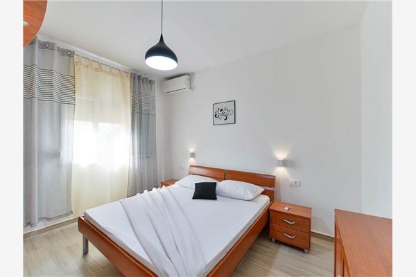 House K1, for 10 persons