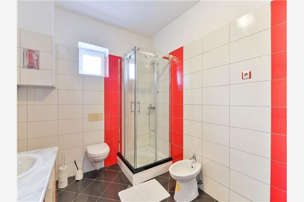 House K1, for 10 persons