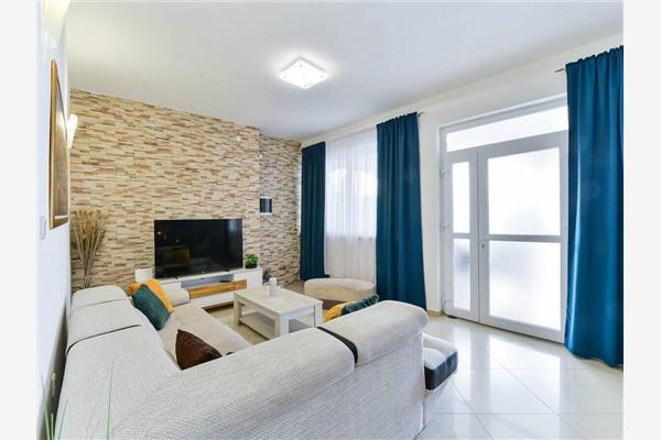 House K1, for 10 persons