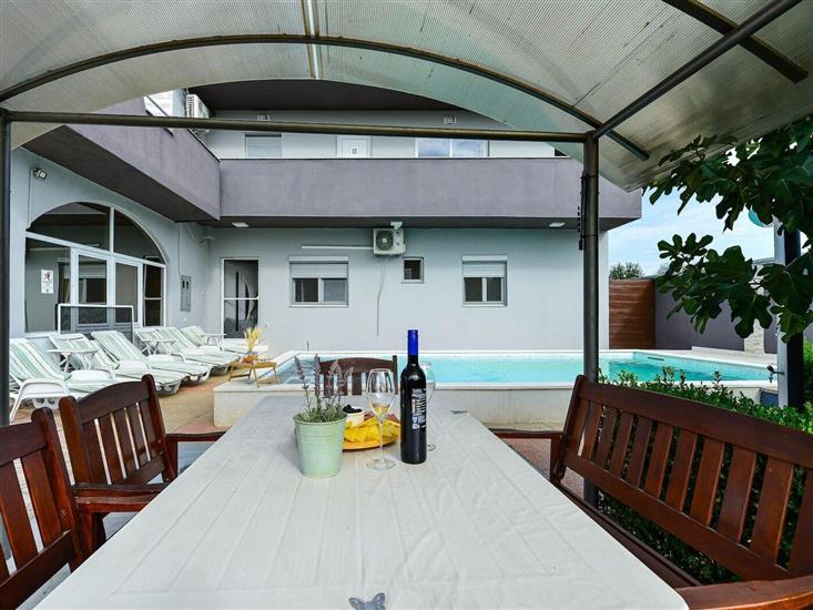 House K1, for 10 persons