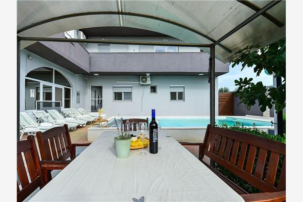 House K1, for 10 persons