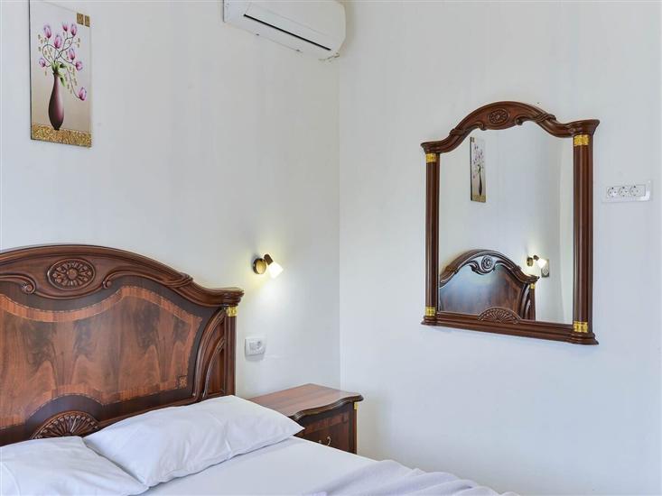 House K1, for 10 persons