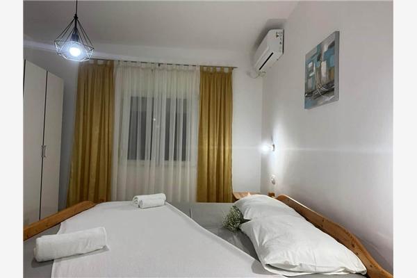 House K1, for 10 persons