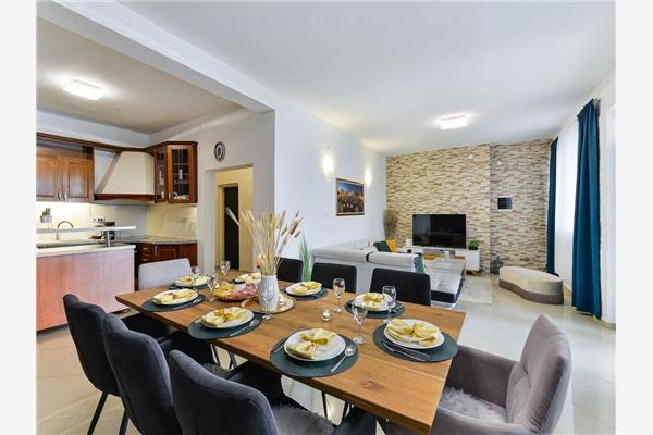 House K1, for 10 persons