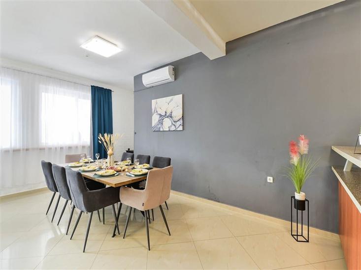 House K1, for 10 persons