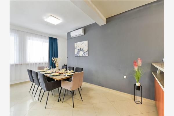 House K1, for 10 persons