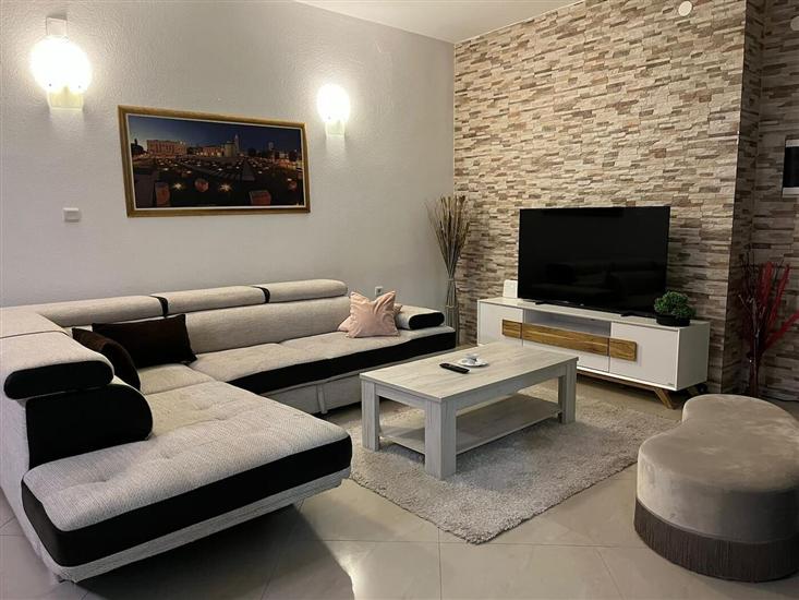 House K1, for 10 persons