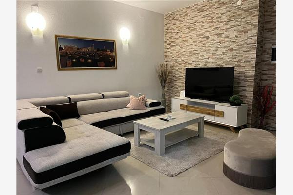 House K1, for 10 persons