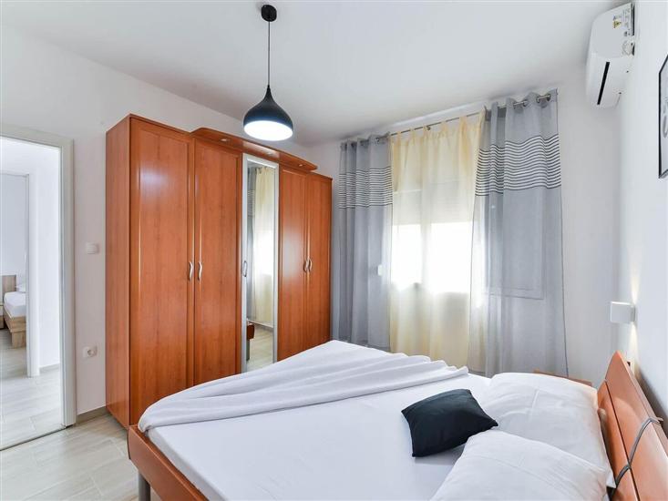 House K1, for 10 persons