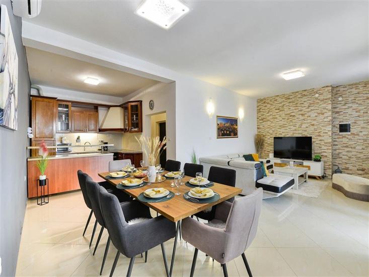 House K1, for 10 persons