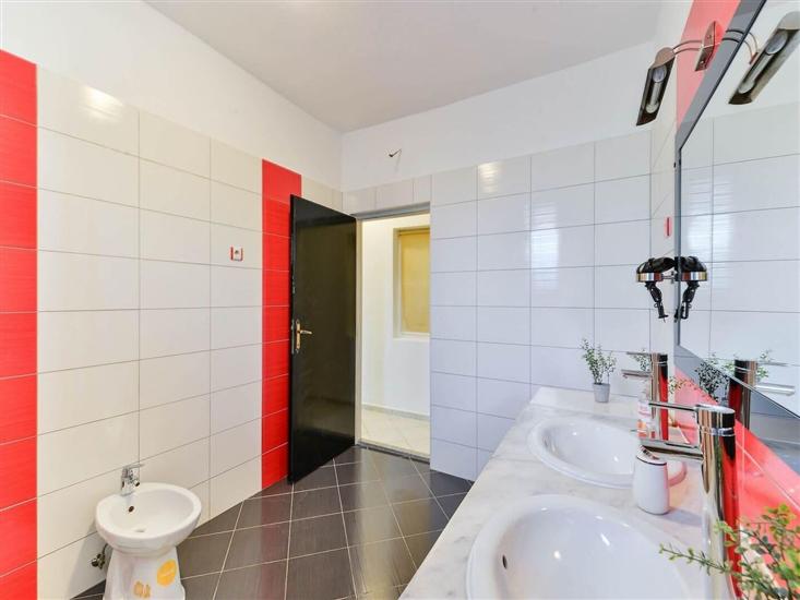 House K1, for 10 persons