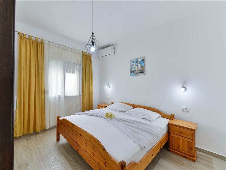 House K1, for 10 persons