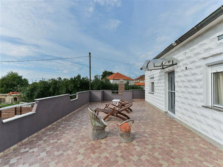 House K1, for 10 persons