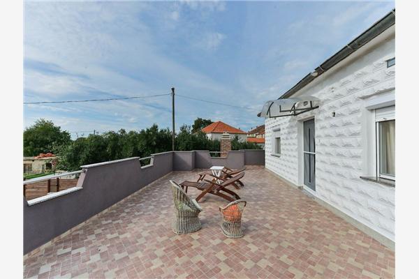 House K1, for 10 persons