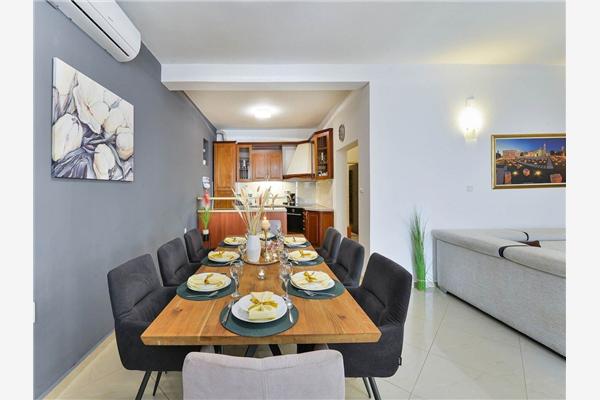 House K1, for 10 persons