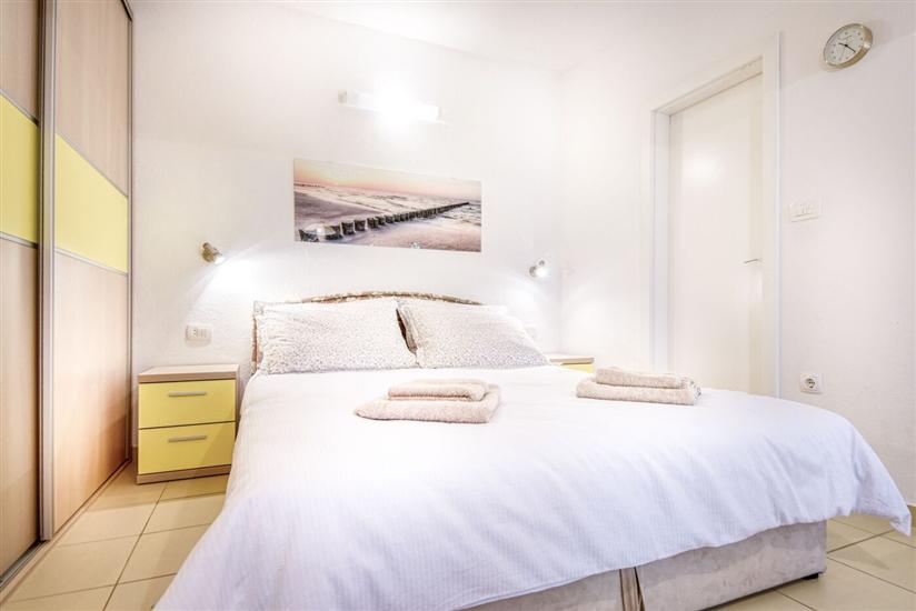 Apartment A4, for 3 persons