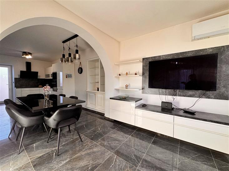 Apartment A1, for 5 persons