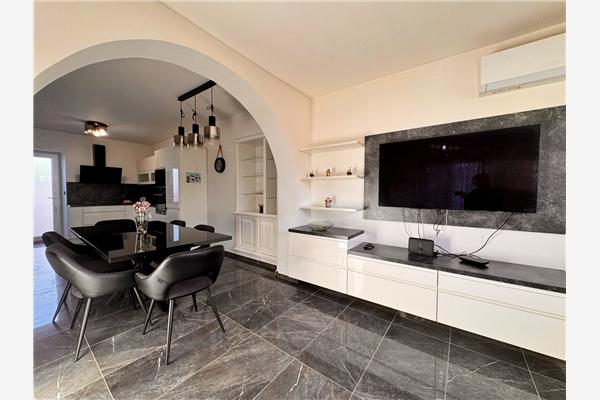 Apartment A1, for 5 persons