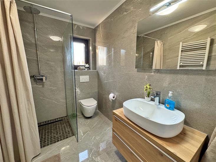 Apartment A1, for 5 persons