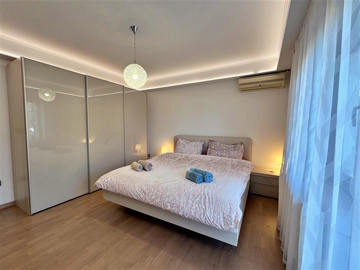 Apartment A1, for 5 persons