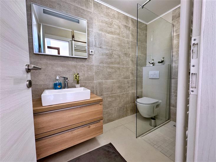 Apartment A1, for 5 persons