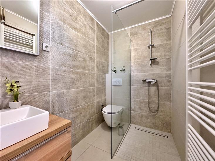 Apartment A1, for 5 persons