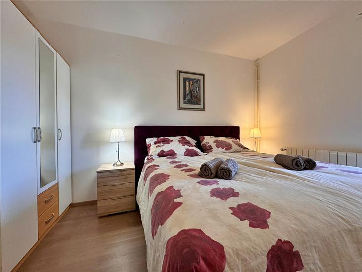 Apartment A1, for 5 persons