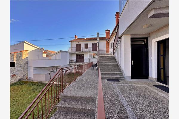 Apartment A1, for 5 persons