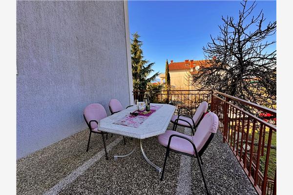 Apartment A1, for 5 persons