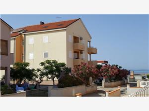 Apartments Koprivnjak Privlaka (Zadar), Size 32.00 m2, Airline distance to the sea 50 m
