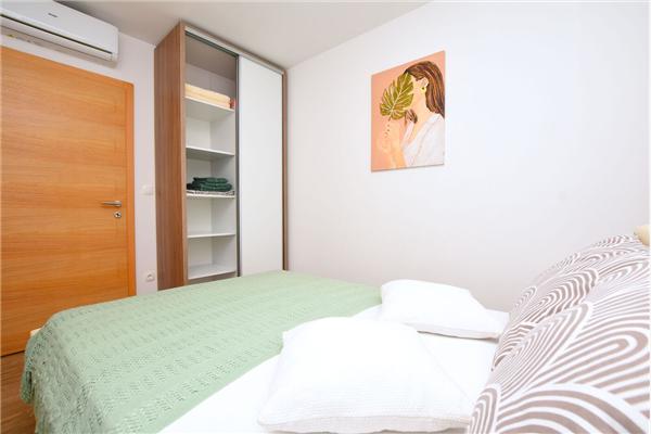 Apartment A1, for 5 persons