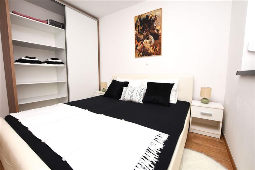 Apartment A1, for 5 persons
