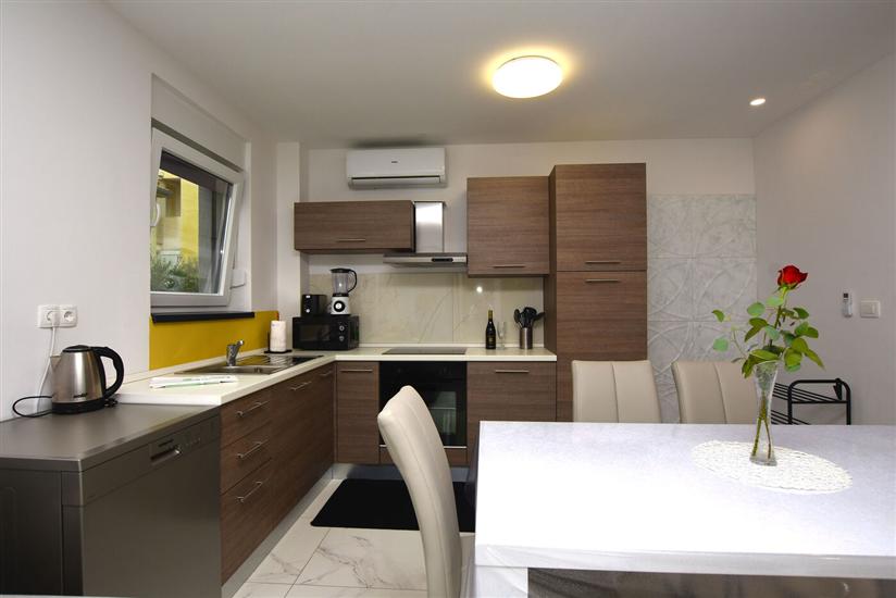 Apartment A1, for 5 persons