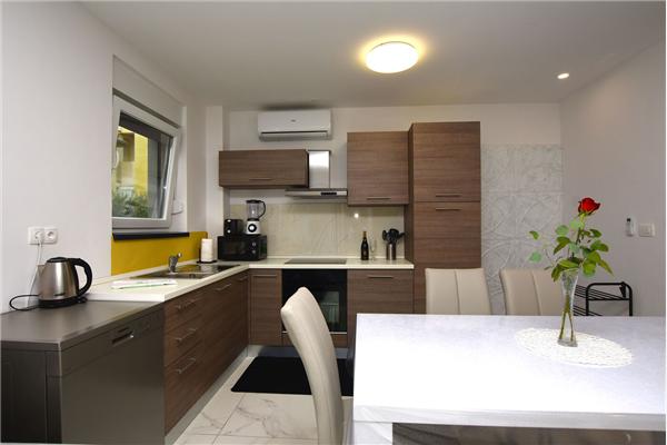 Apartment A1, for 5 persons
