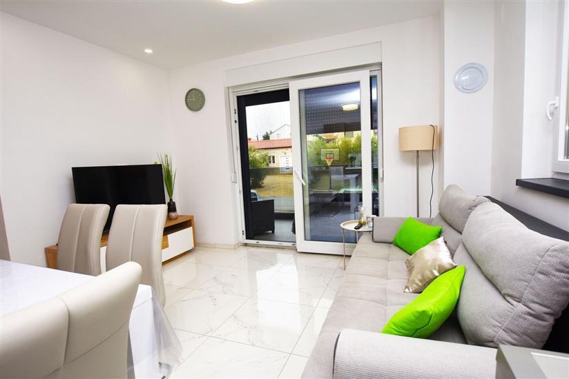 Apartment A1, for 5 persons