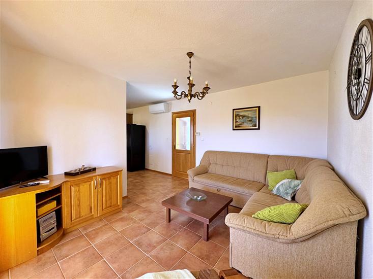 Apartment A1, for 5 persons