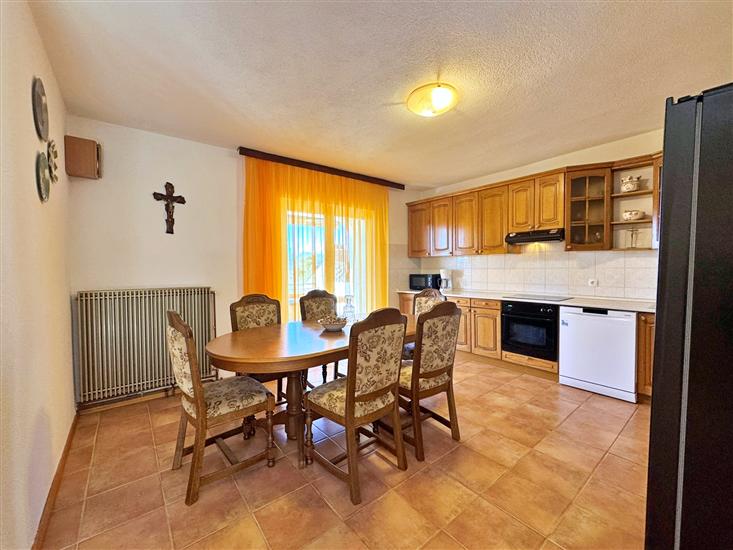 Apartment A1, for 5 persons