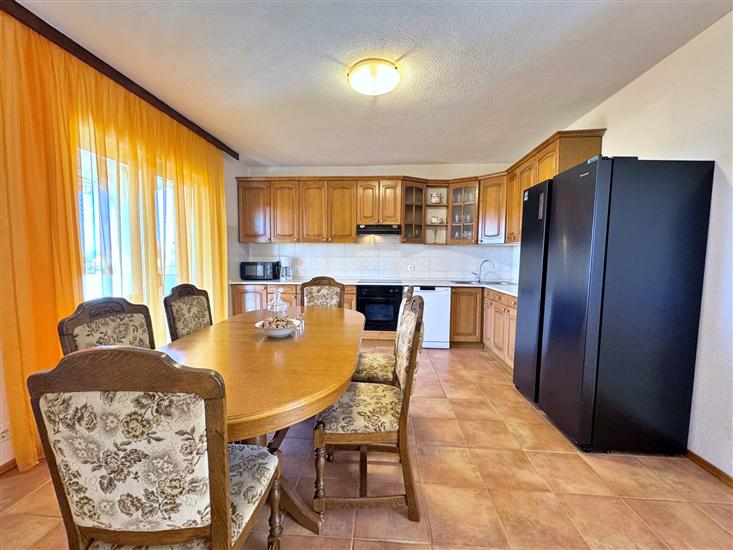 Apartment A1, for 5 persons