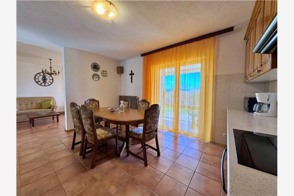 Apartment A1, for 5 persons