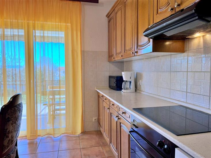 Apartment A1, for 5 persons