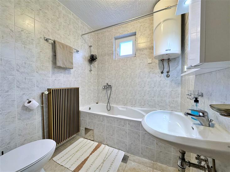 Apartment A1, for 5 persons