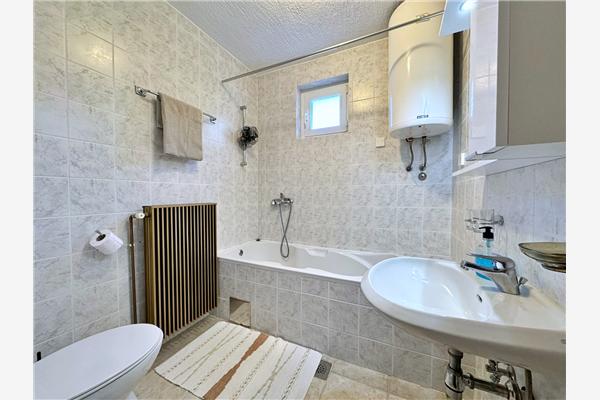 Apartment A1, for 5 persons